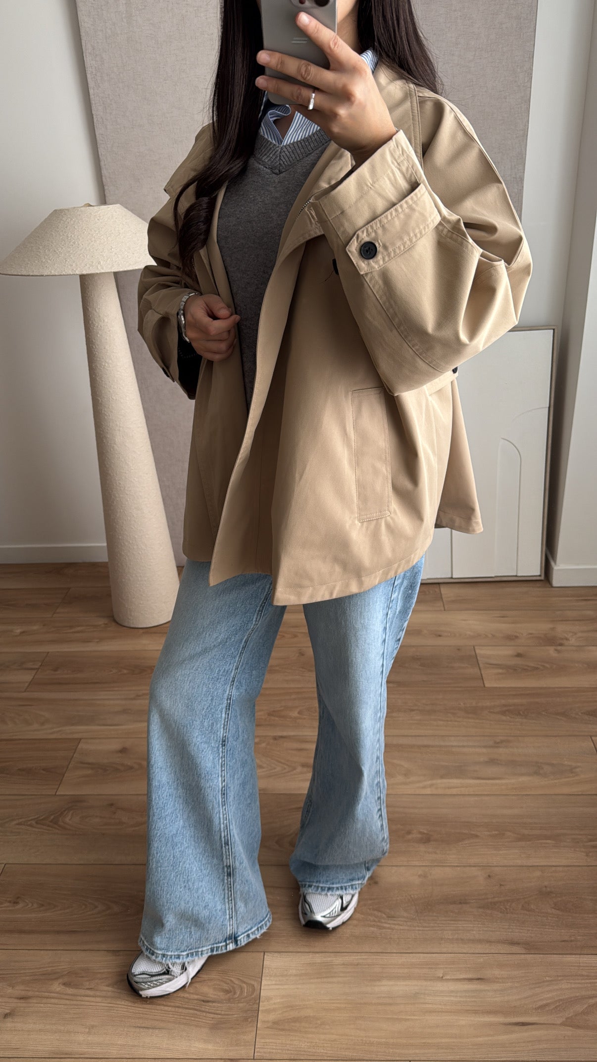 Beiger übergroßer Trenchcoat