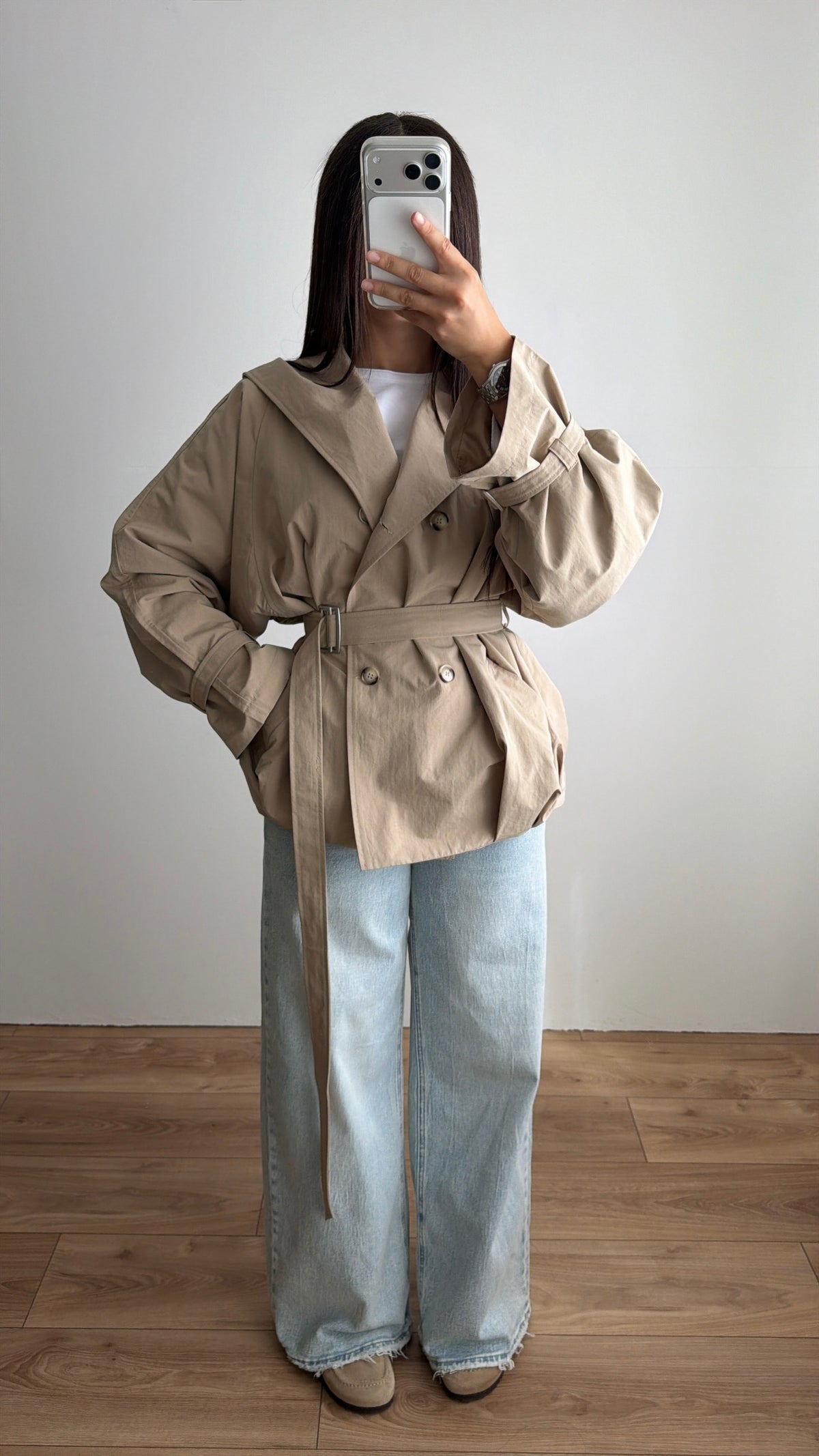 Beiger übergroßer Trenchcoat