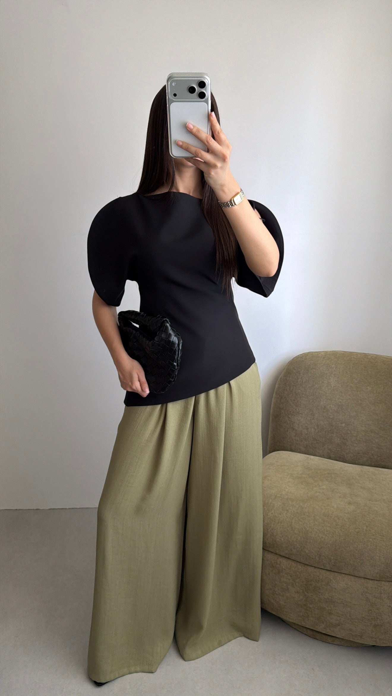 Yellow cinched-waist T-shirt