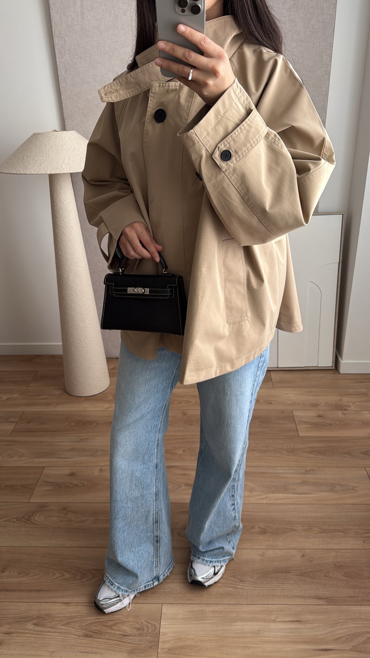 Beiger übergroßer Trenchcoat