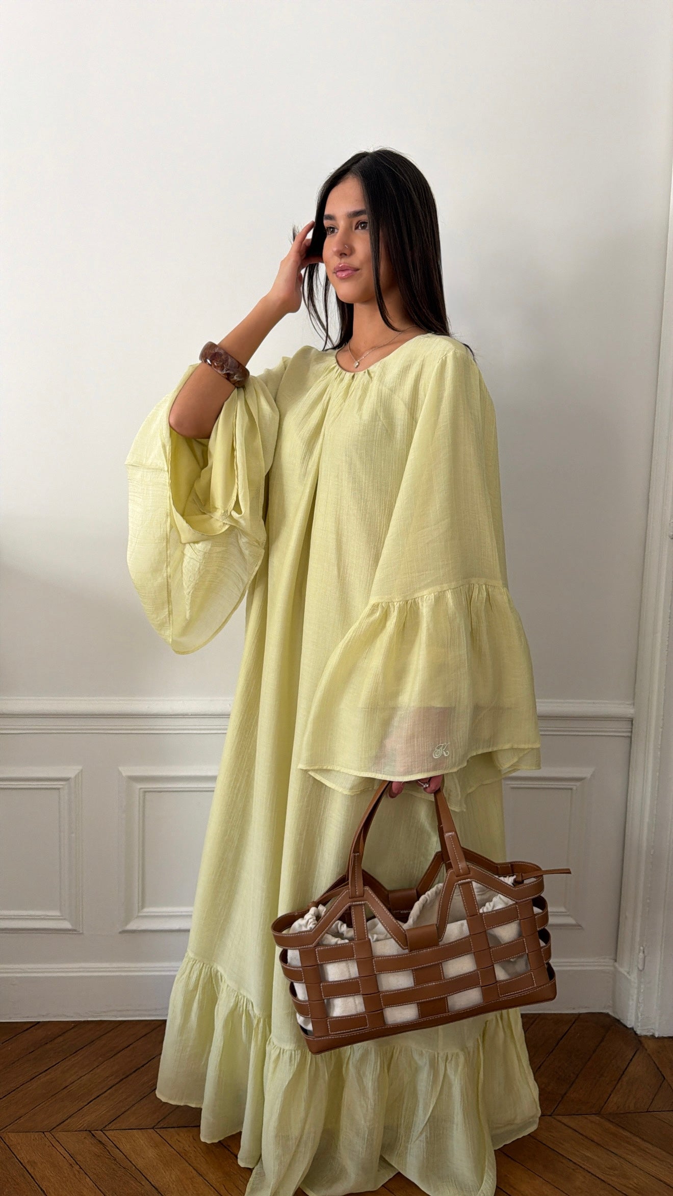 Fitted and voluminous maxi dress