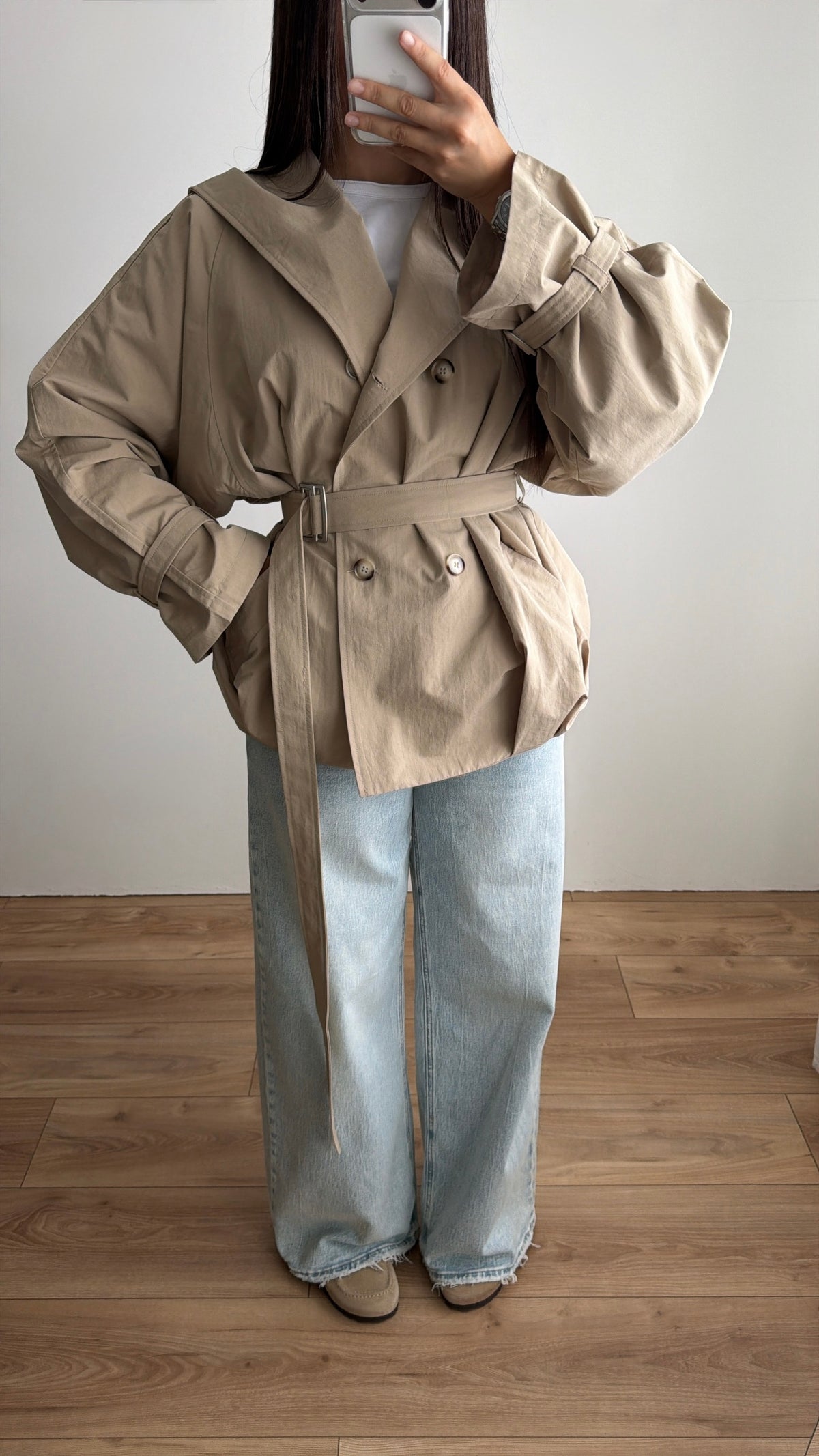 Beiger übergroßer Trenchcoat