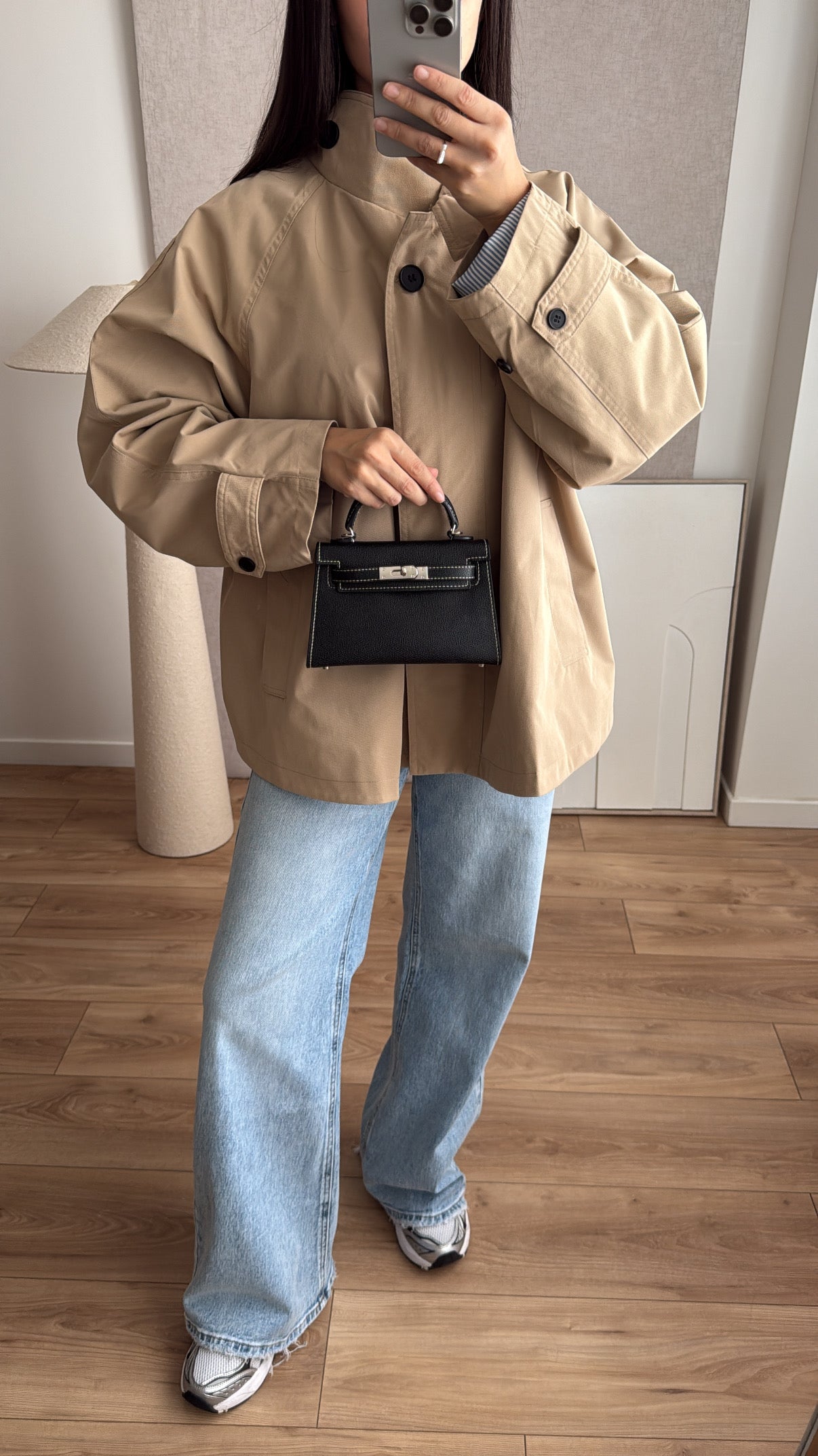 Beiger übergroßer Trenchcoat