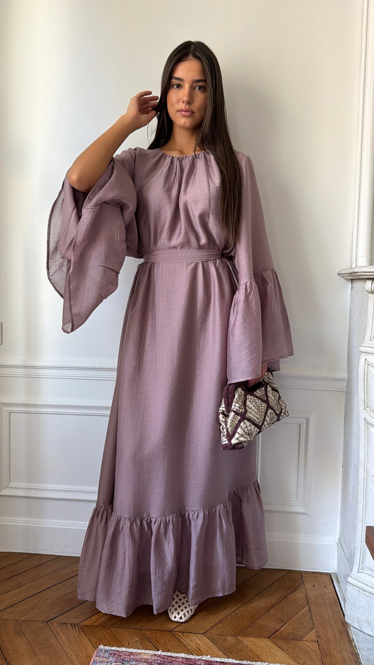 Fitted and voluminous maxi dress