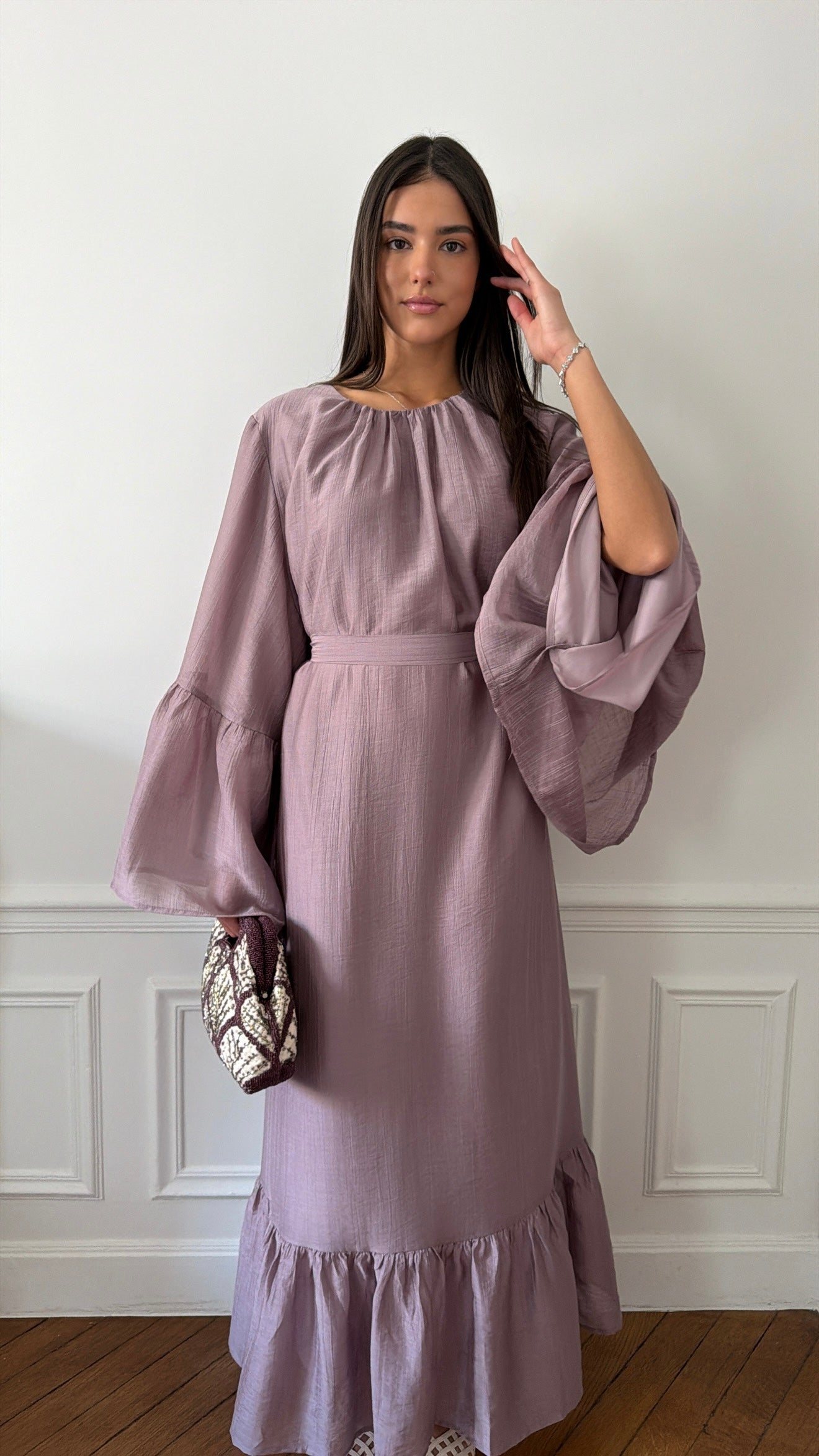 Fitted and voluminous maxi dress