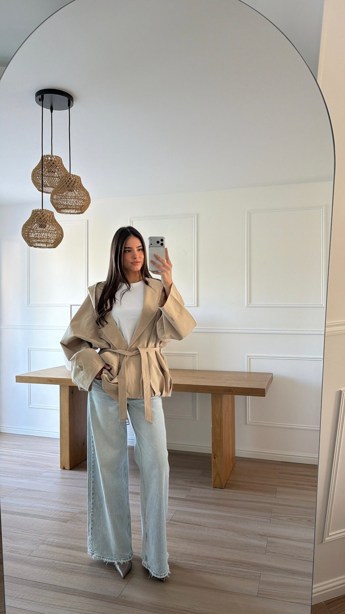 Beiger übergroßer Trenchcoat
