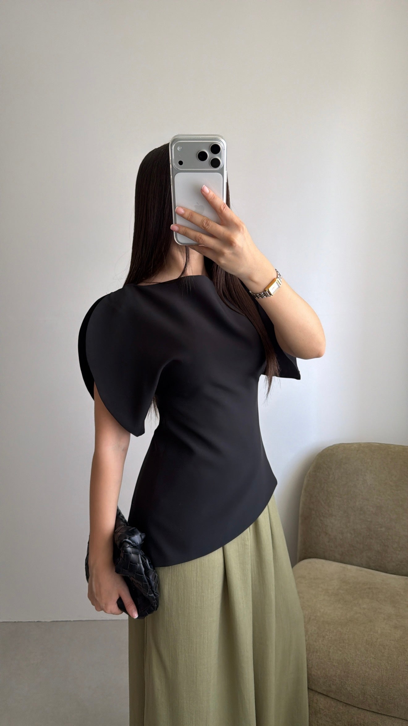 Yellow cinched-waist T-shirt