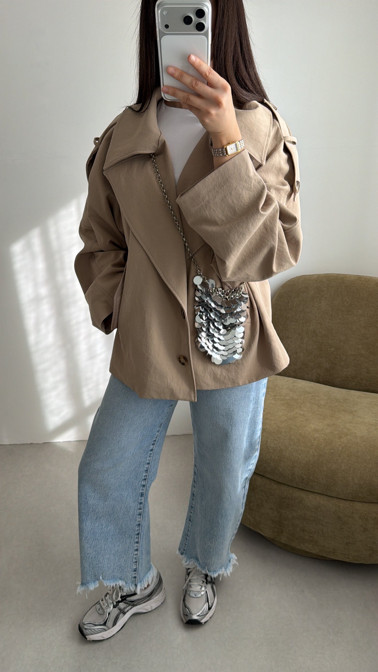 Beiger übergroßer Trenchcoat