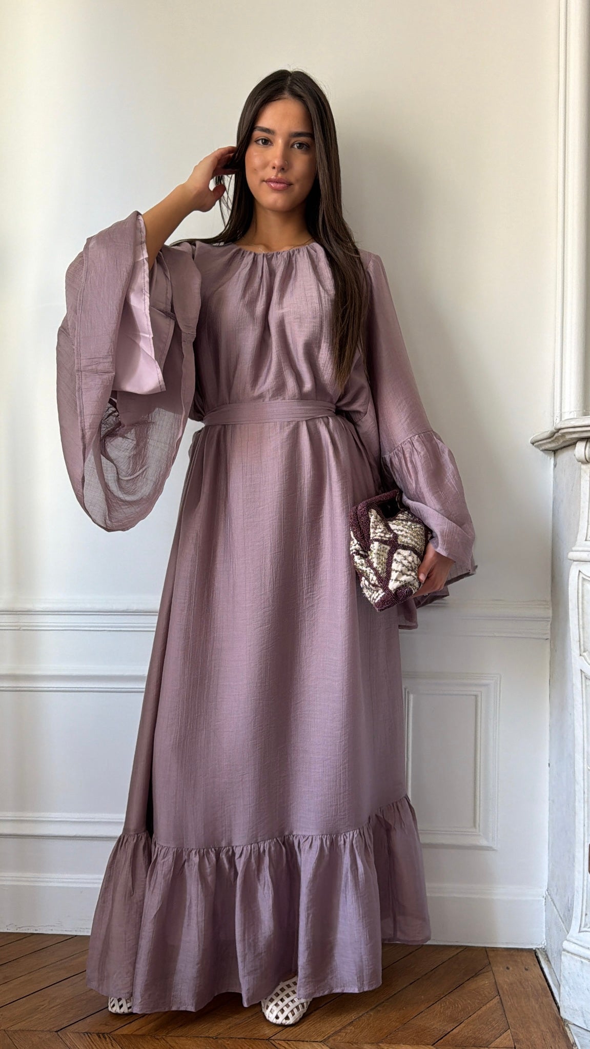 Fitted and voluminous maxi dress