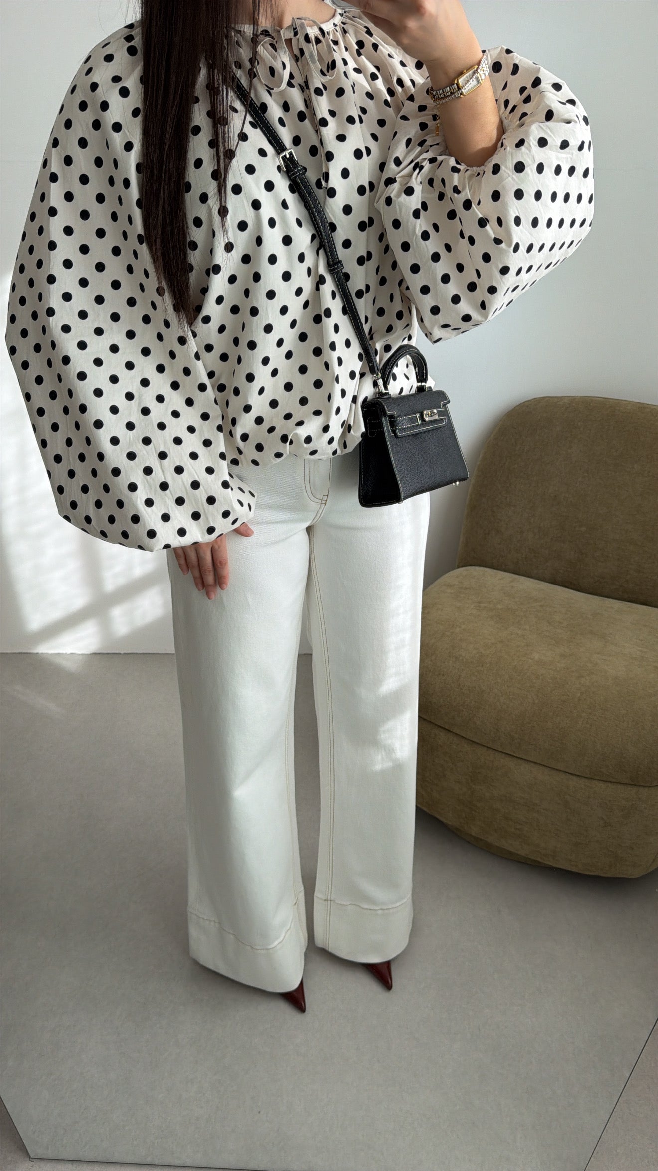 Blouse bouffante à motifs pois