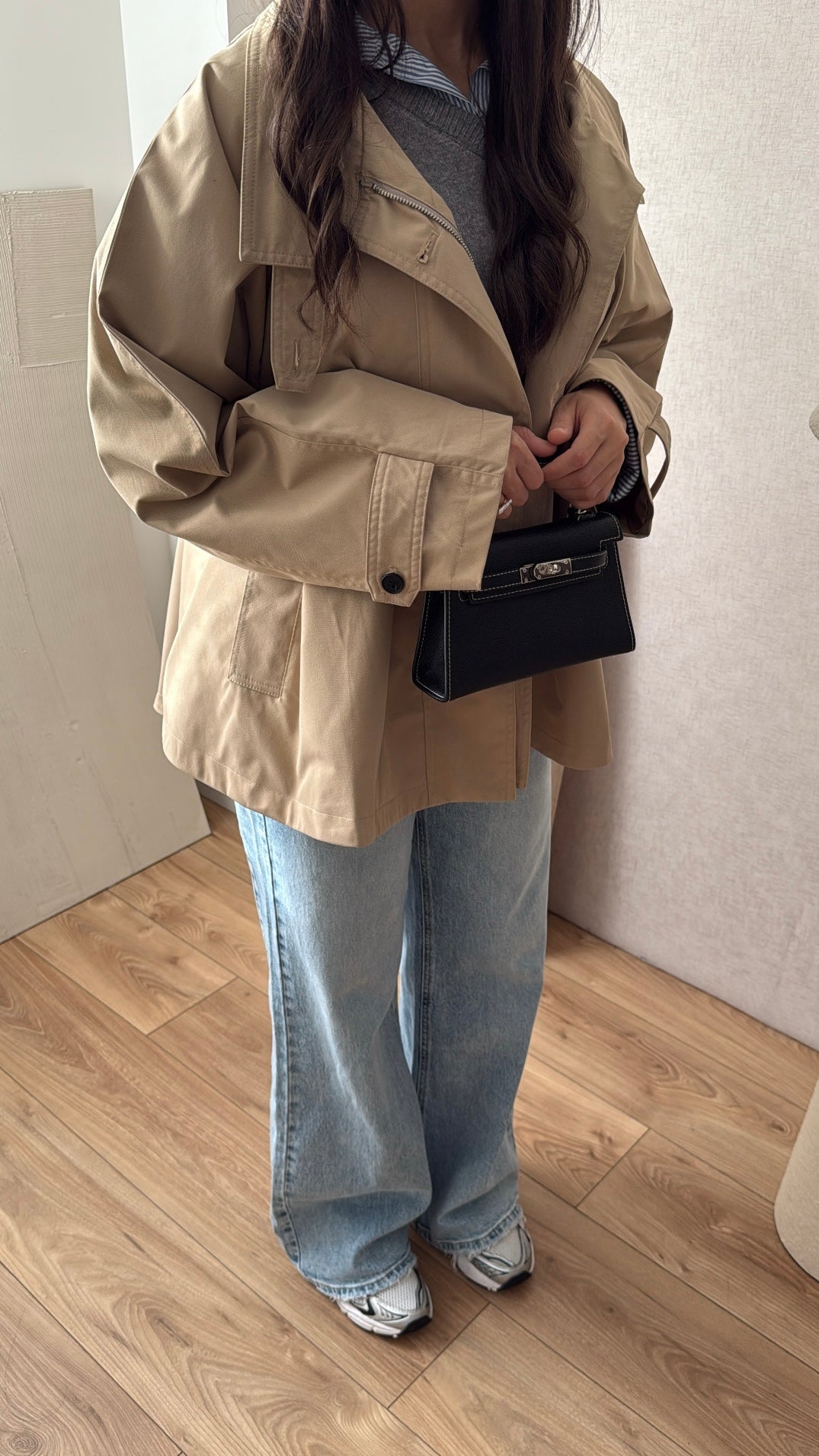 Beiger übergroßer Trenchcoat