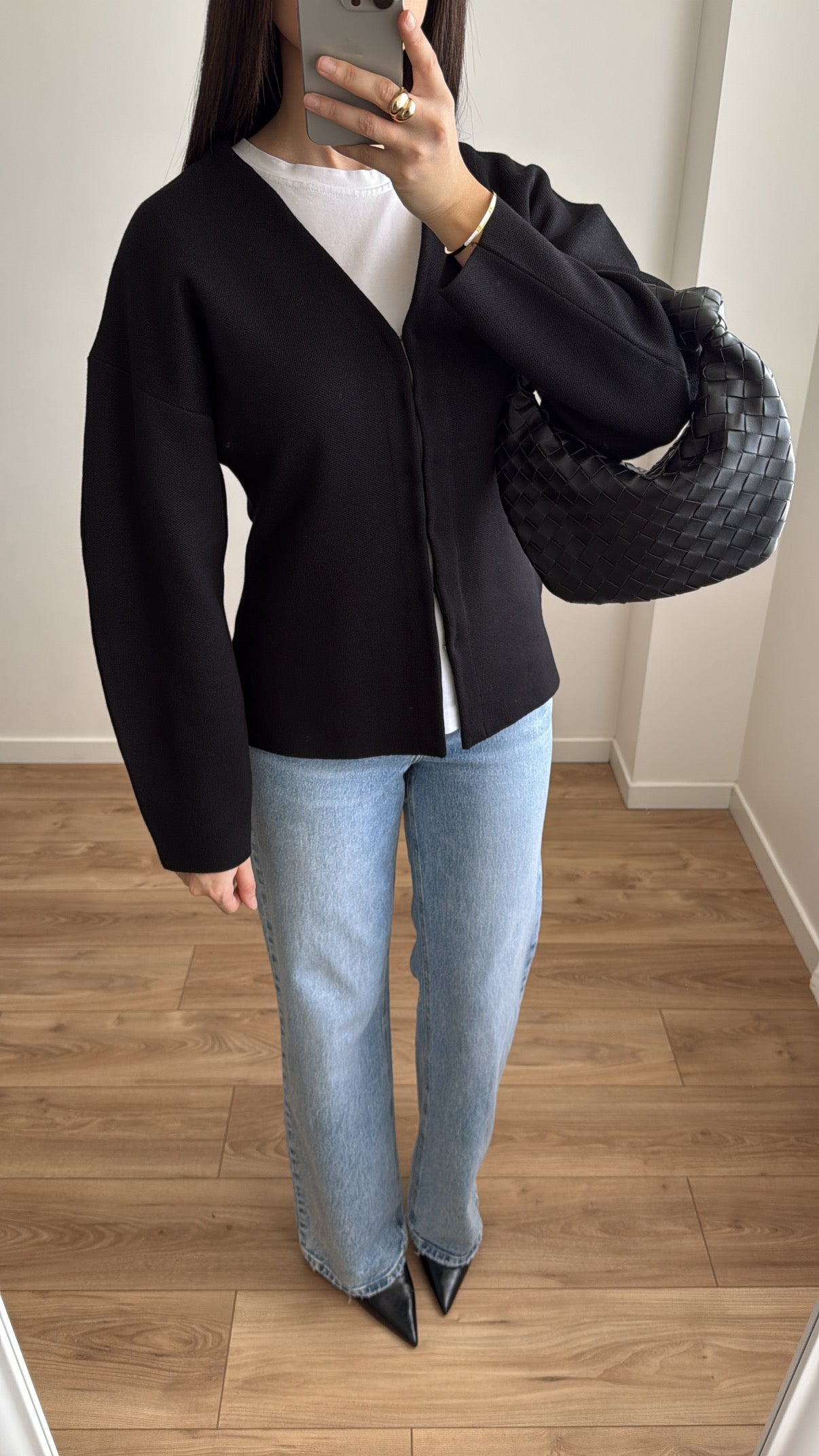 Cardigan cintré col v [noir]