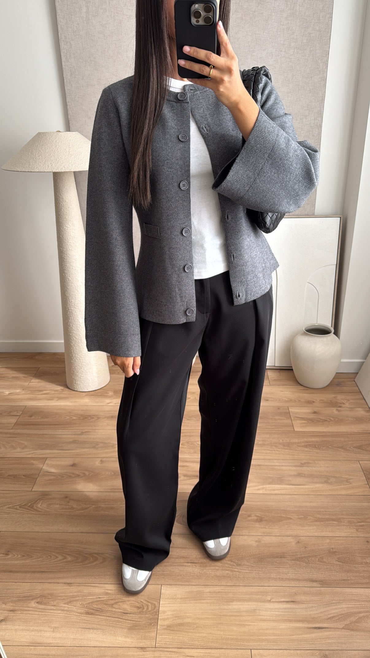 Cardigan cintré à la taille, avec manches évasées et col montant [COL MONTANT/GRIS]