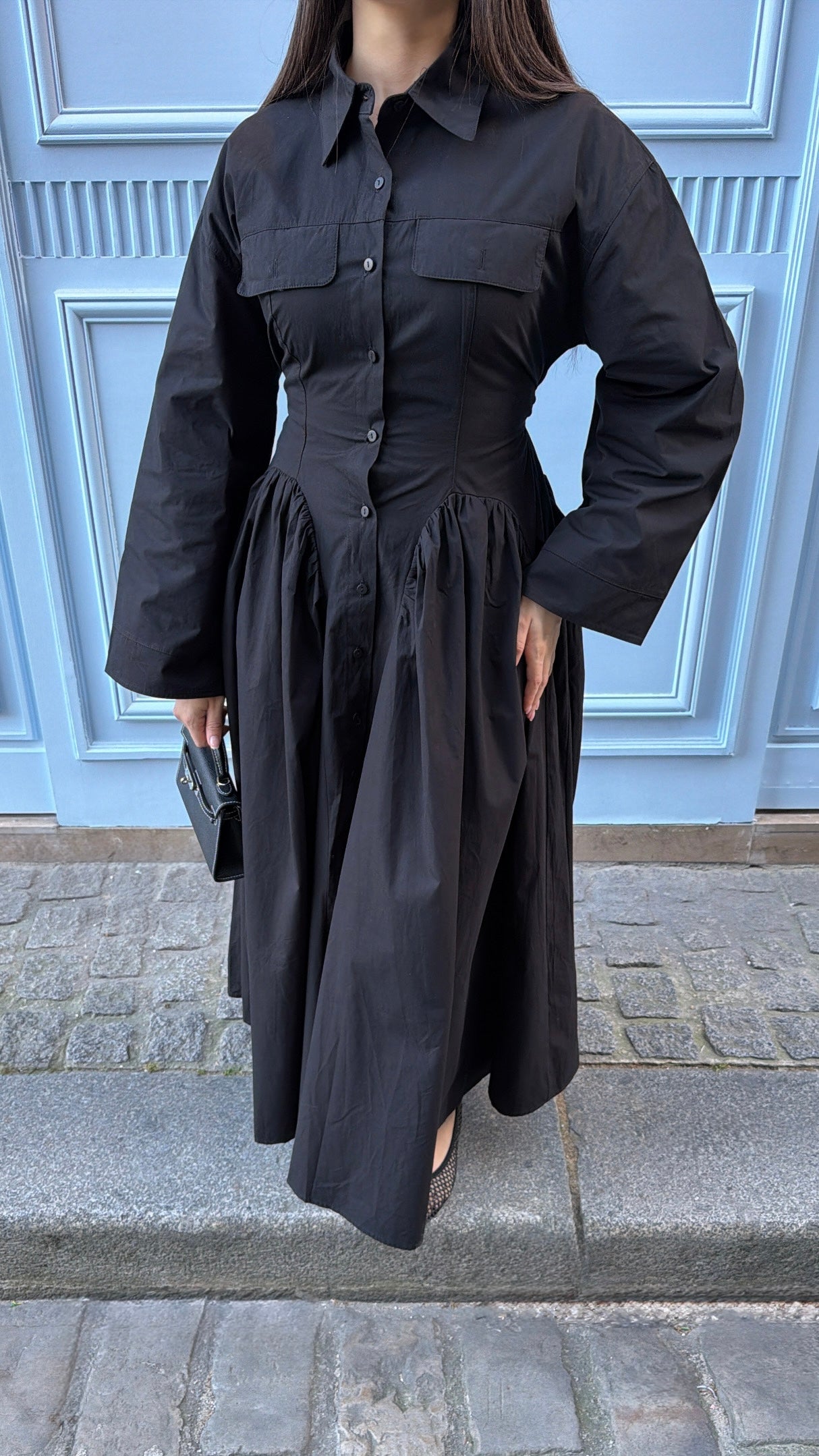 Langes tailliertes Kleid [dunkelbraun]