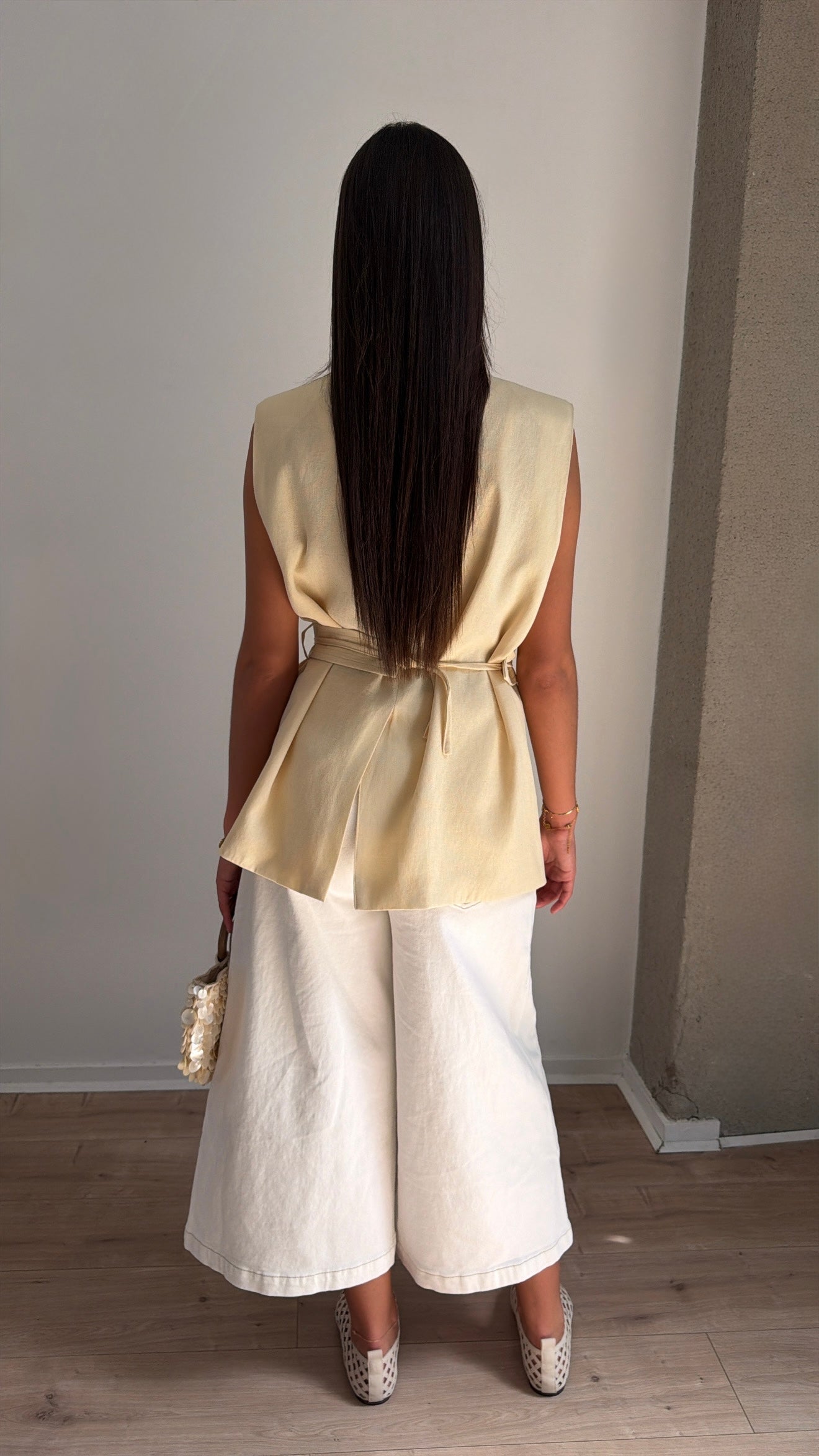 Blazer col rond sans manches [jaune pastel]