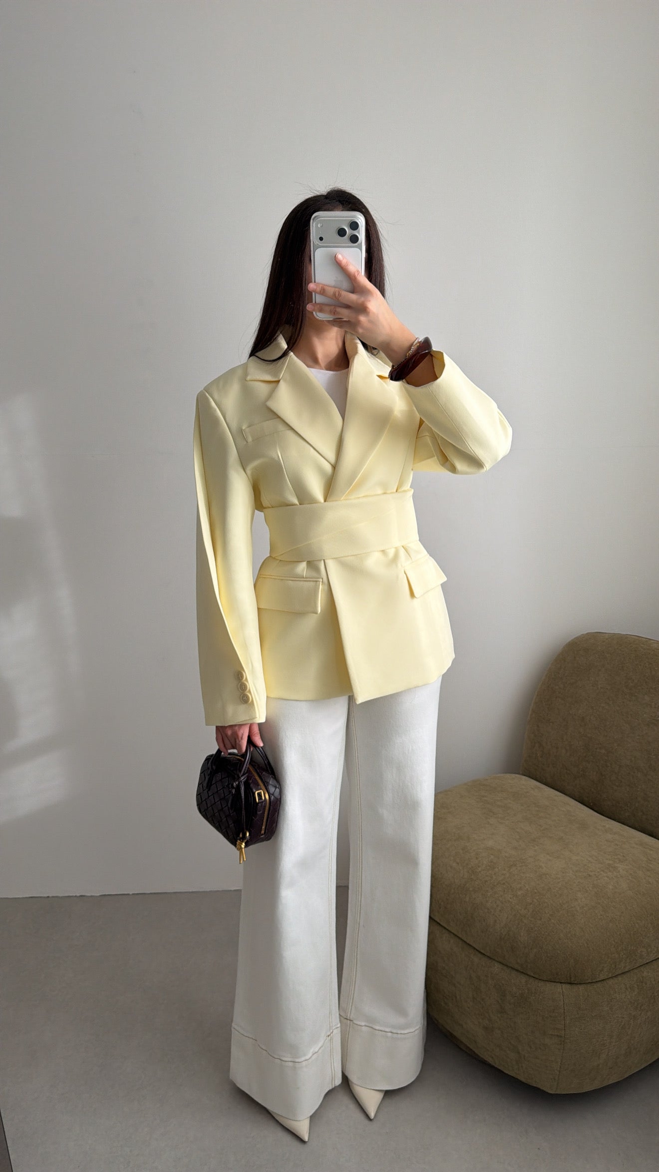 Blazer cintré avec ceinture [jaune pastel]