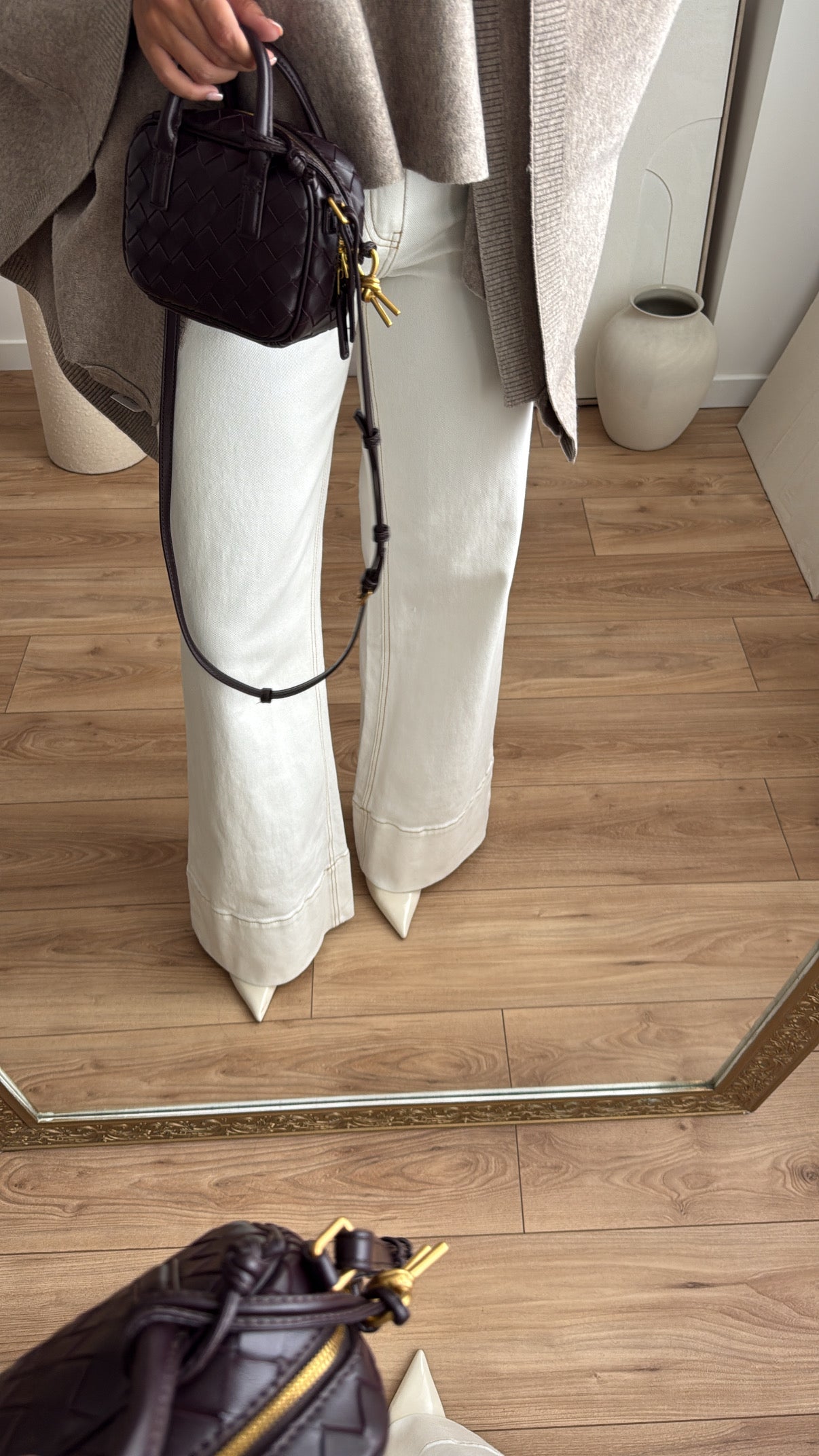 White wide-leg jeans [white]