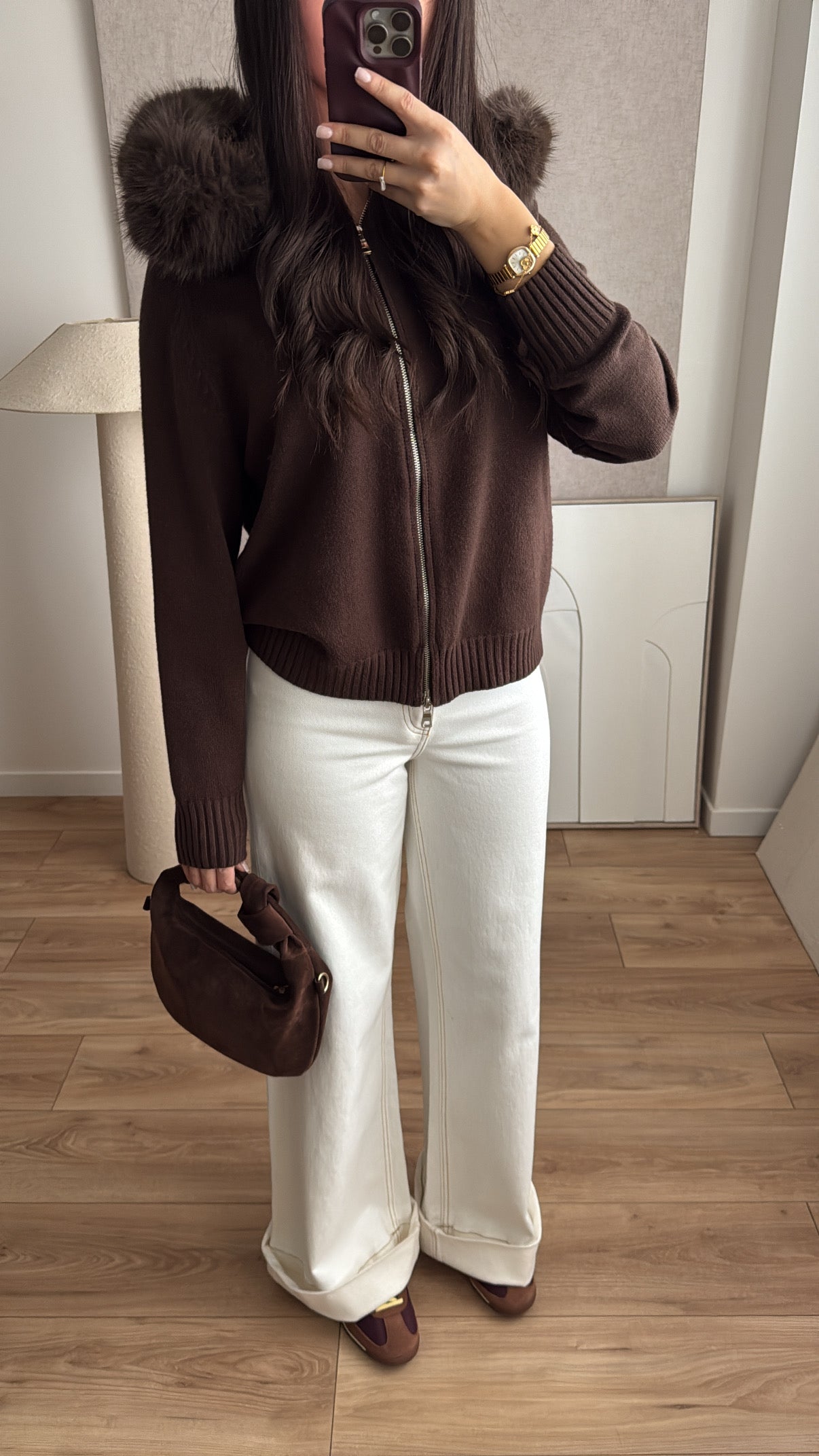 Gilet en maille avec col en fausse fourrure [marron]