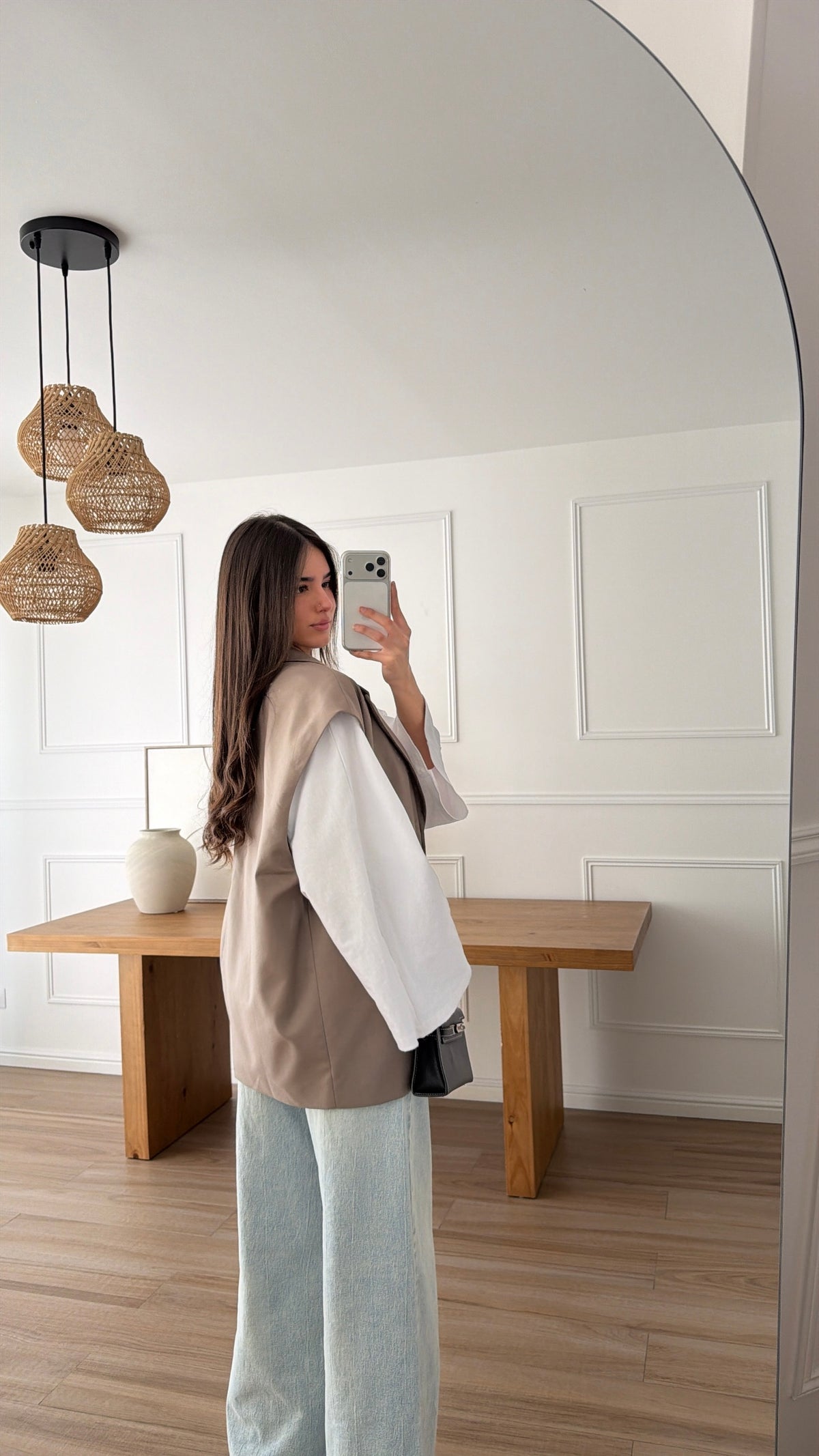 NOLA Sleeveless Blazer [Taupe]