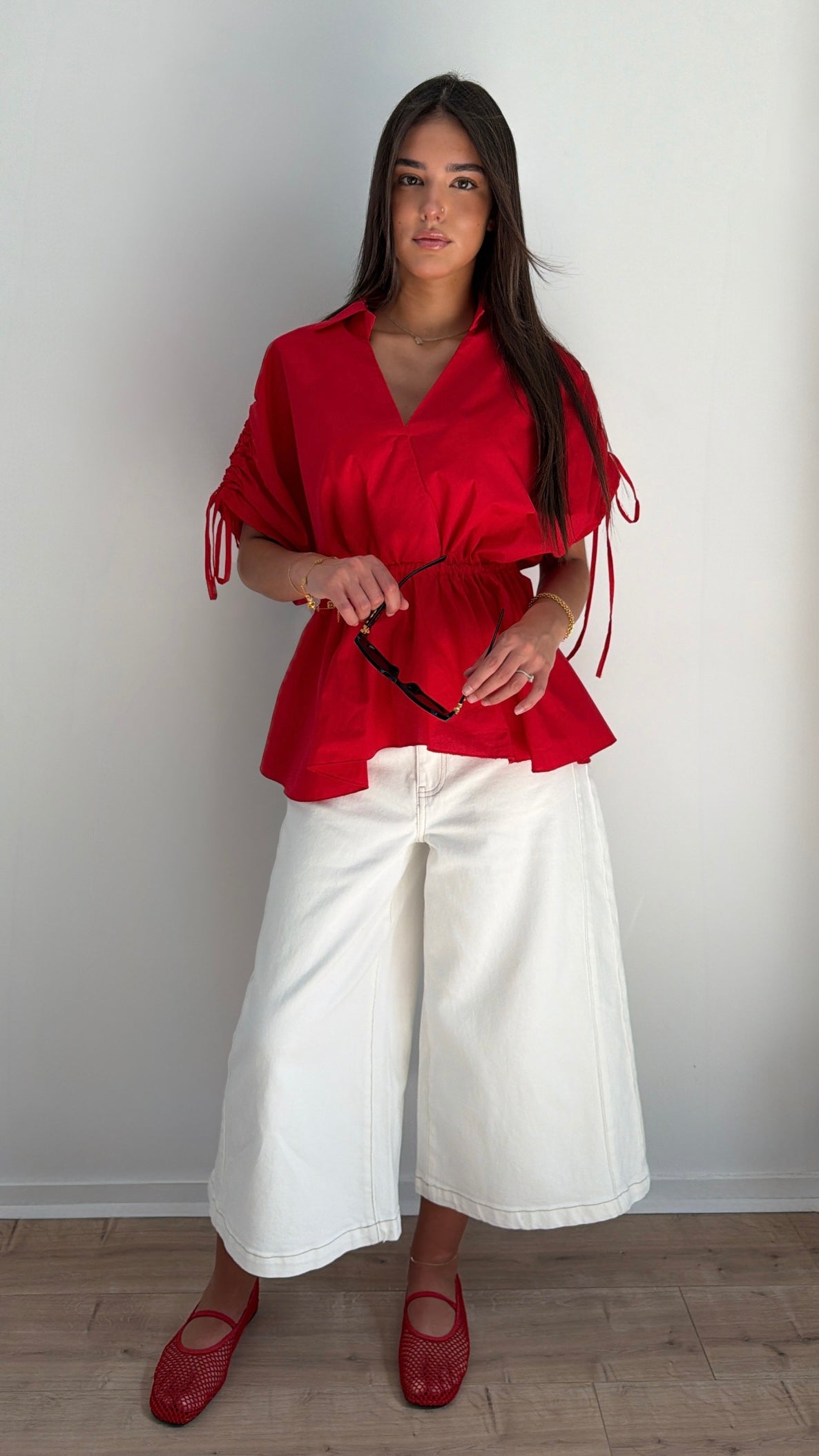 Blouse bouffante à col V [rouge vif]