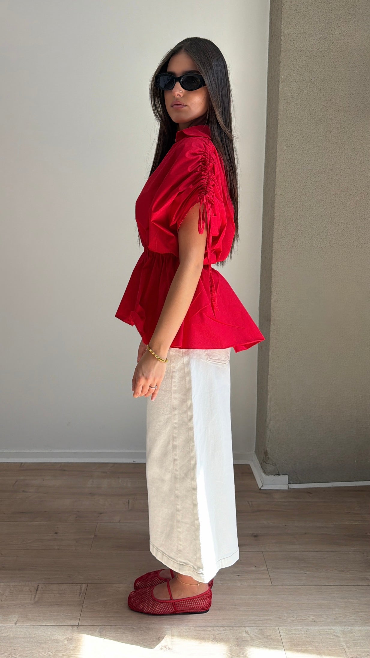 Blouse bouffante à col V [rouge vif]