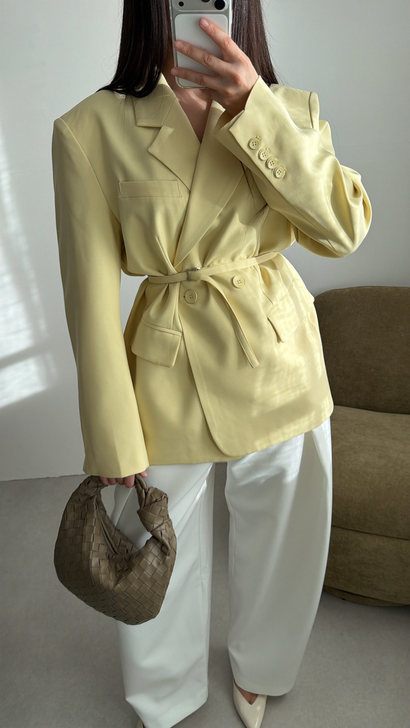 Blazer avec ceinture fine [jaune pastel]