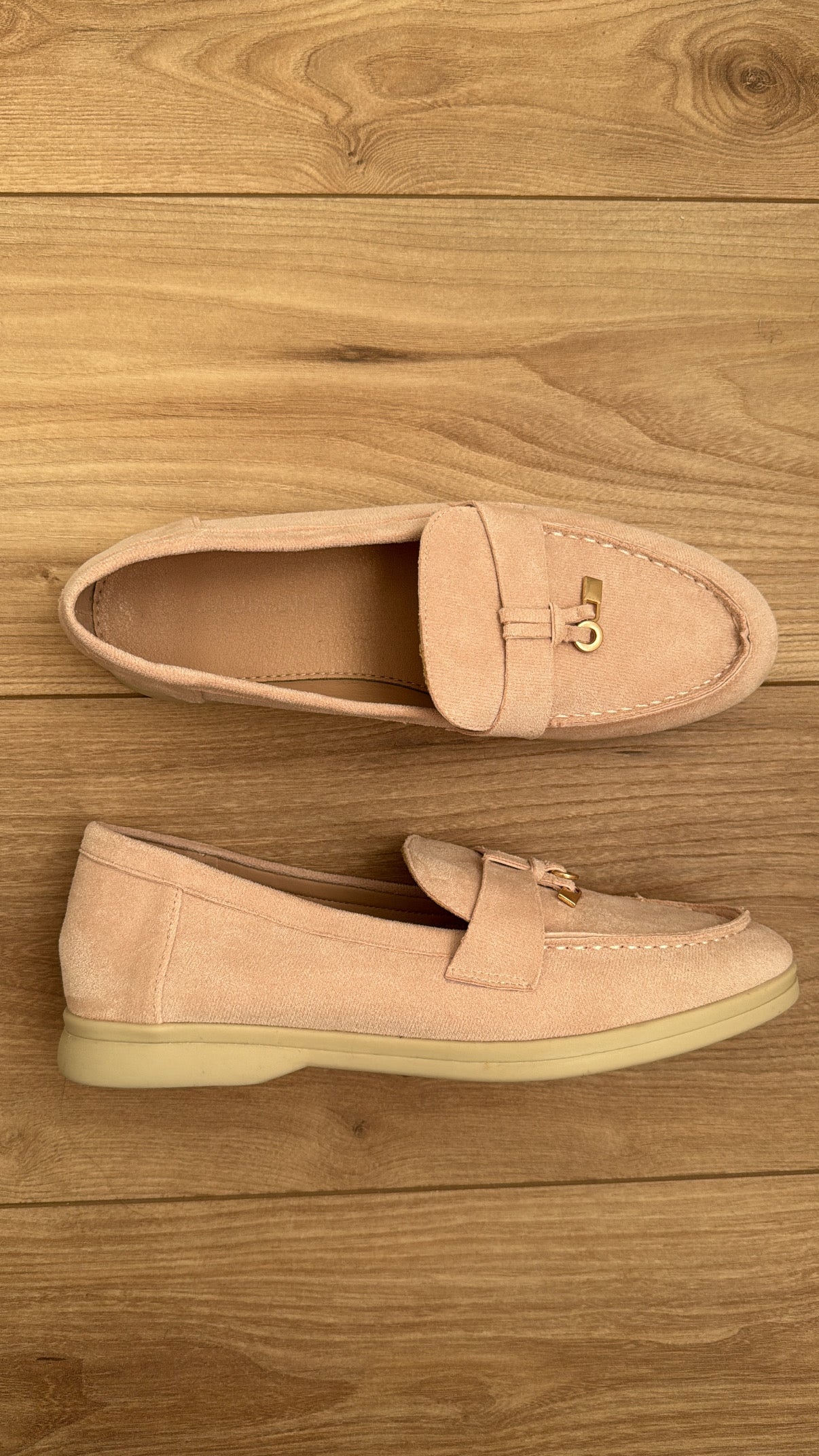 Suede loafers [beige]