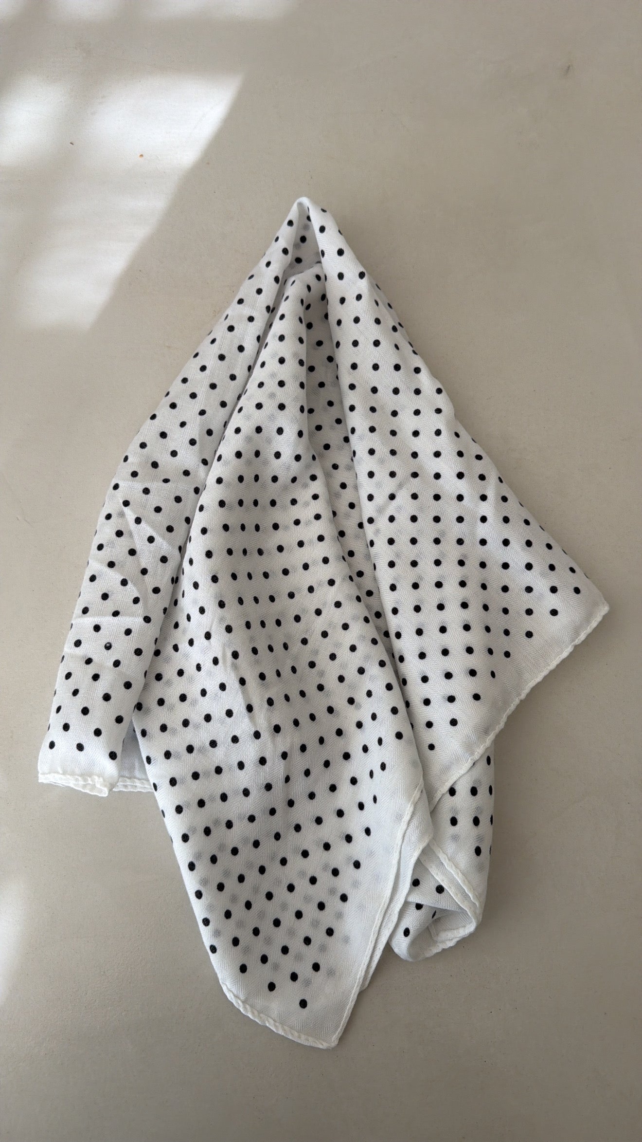 Foulard [polka dot]