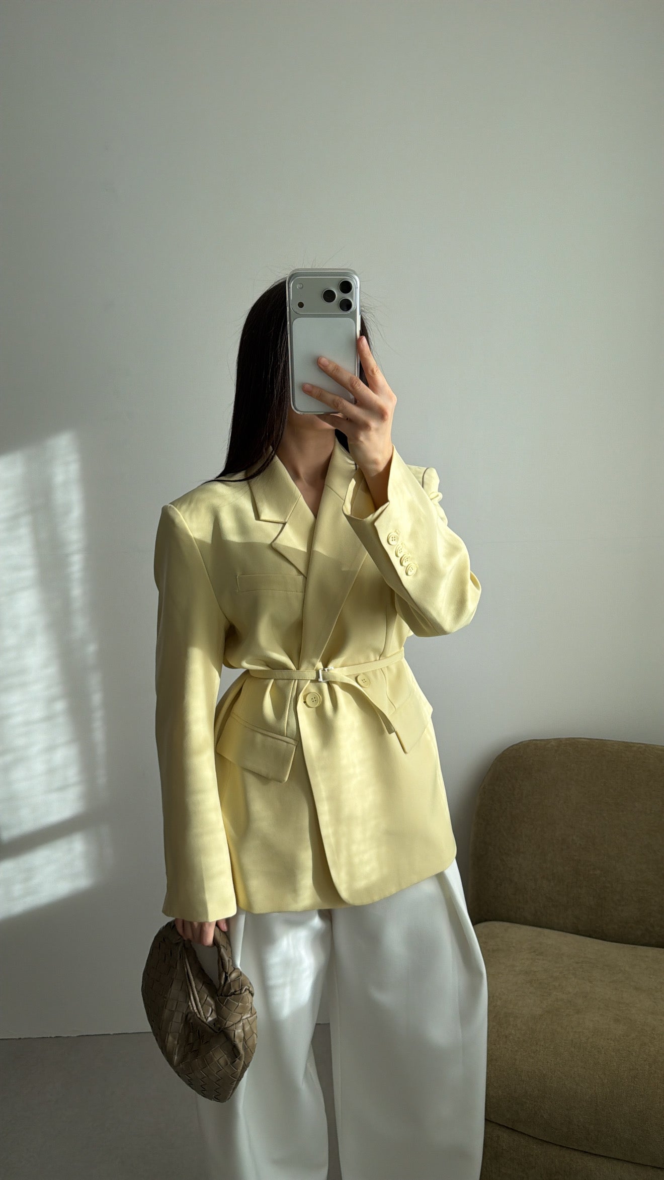 Blazer avec ceinture fine [jaune pastel]