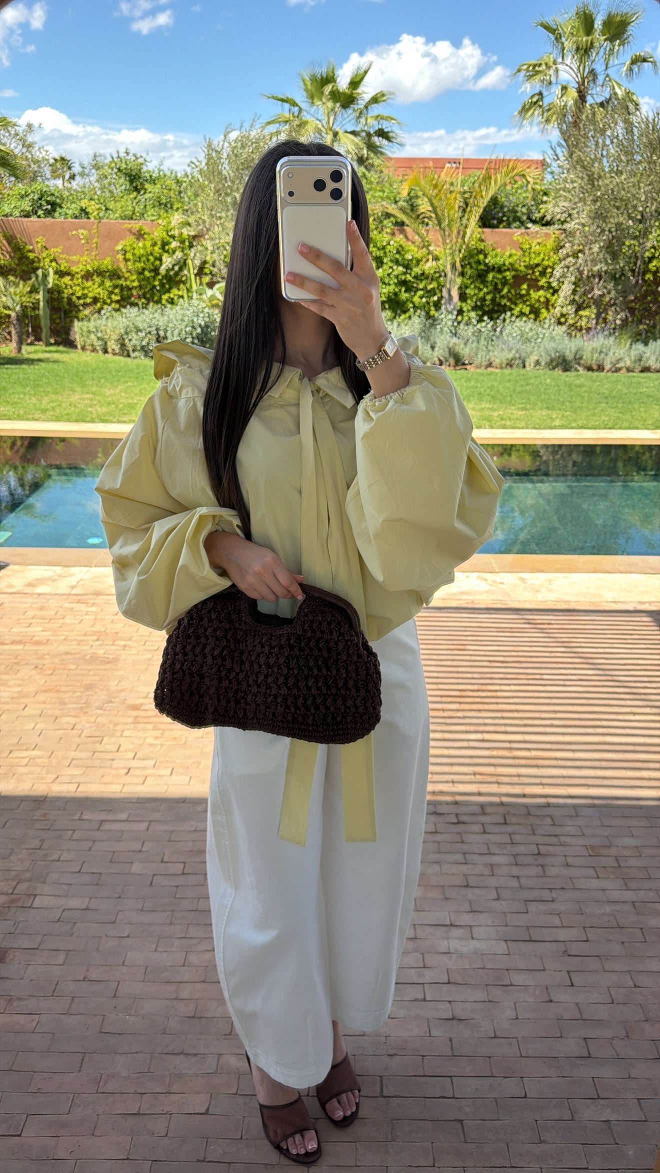 Blouse bouffante portée épaule [jaune]