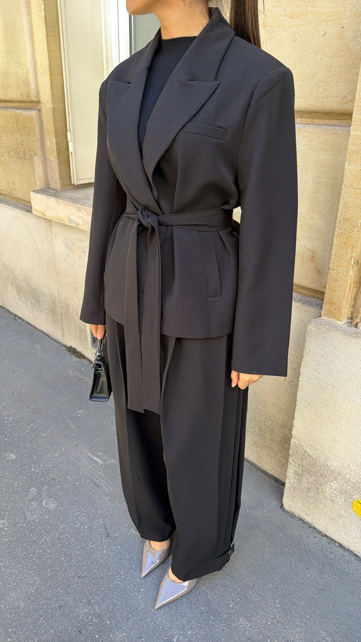 Pantalon ample à plis structuré [noir]