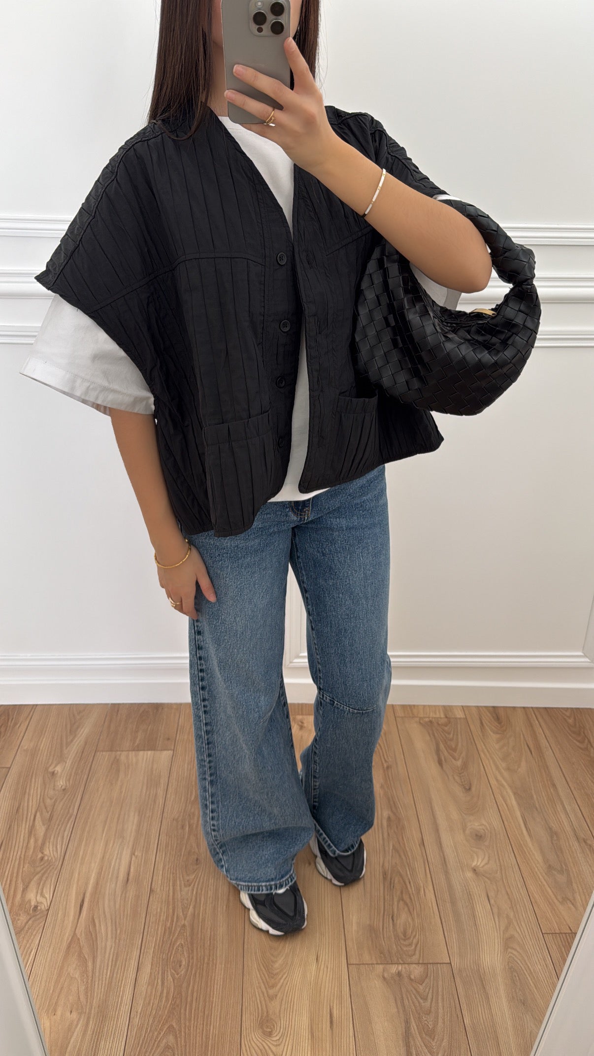 Oversized sleeveless jacket [black]