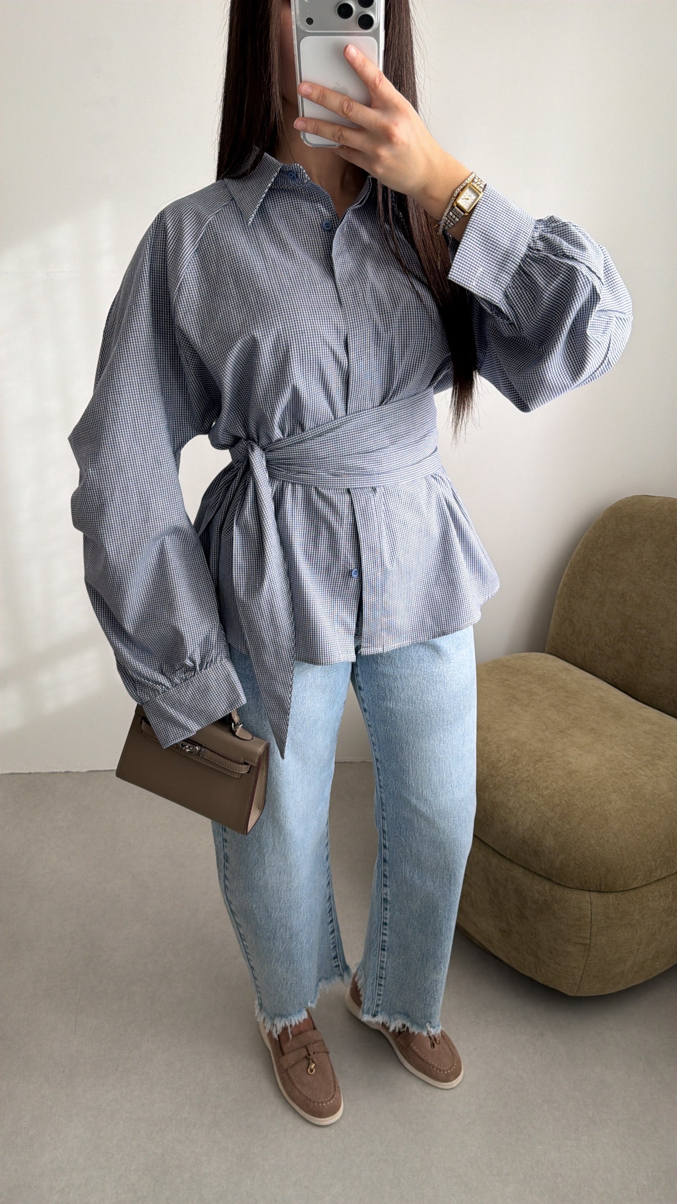 Le jean barrel effiloché [bleu clair]