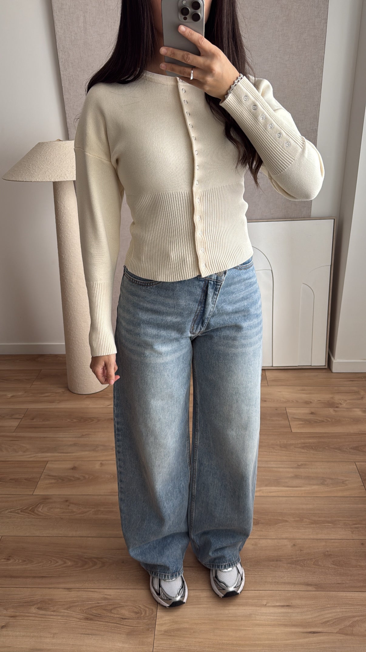 Taillierte Strickjacke [schwarz]