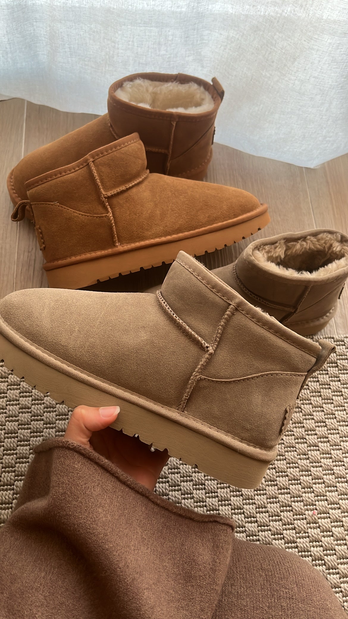 Leather fur-lined ankle boots [camel]