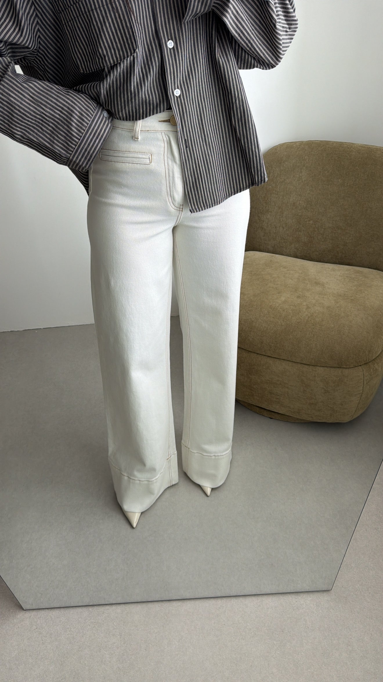 White wide-leg jeans [white]