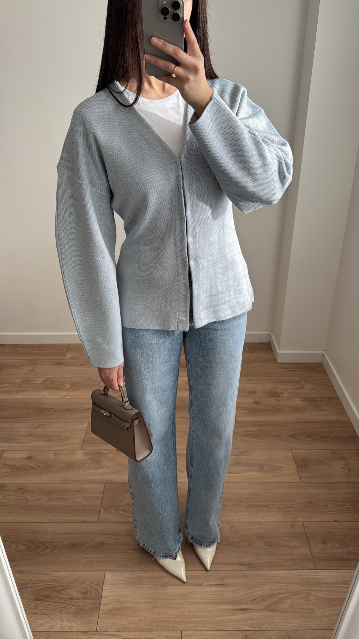 Cardigan cintré col v [bleu clair]