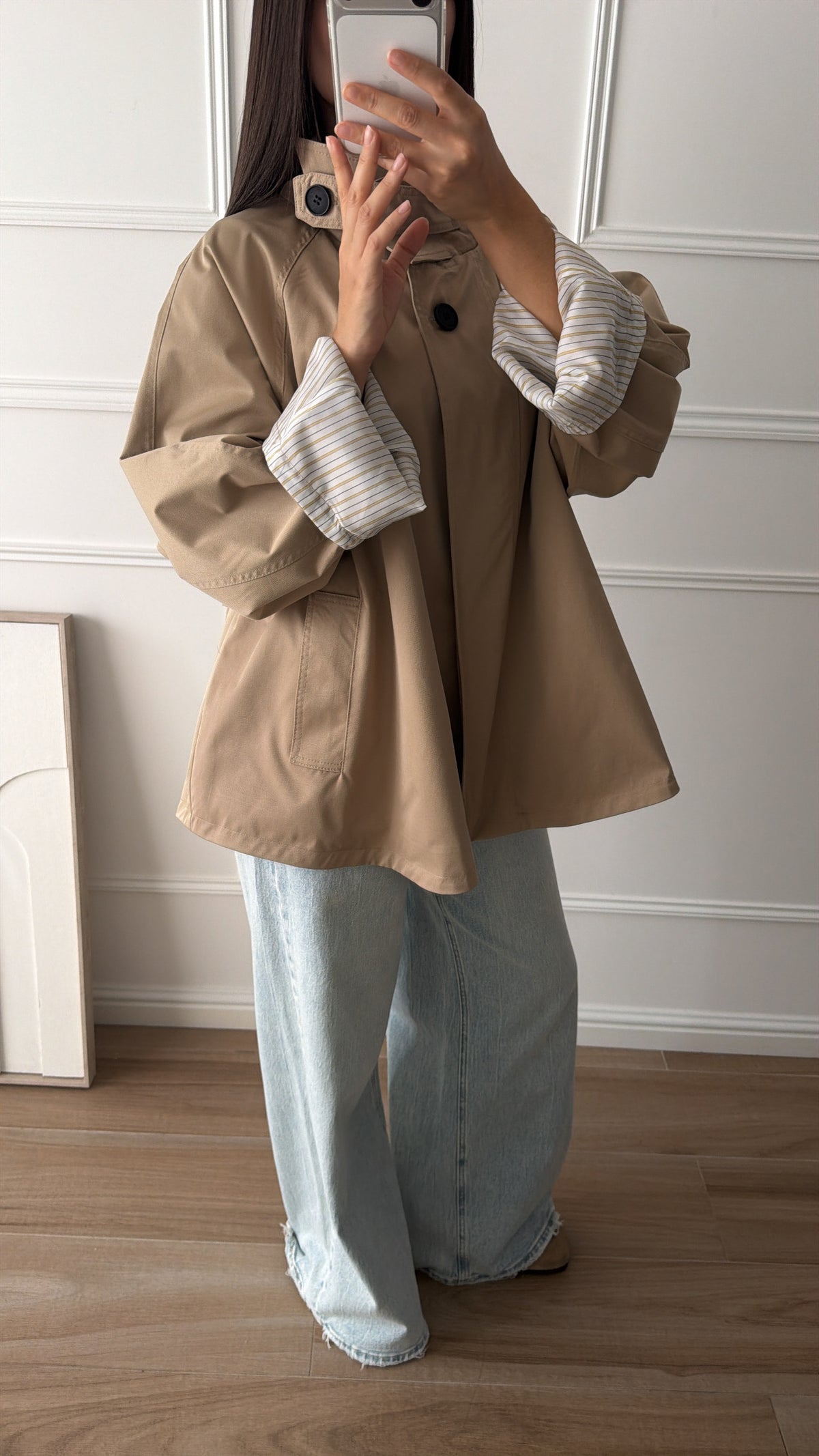Trench-coat loose à intérieur rayé [beige]
