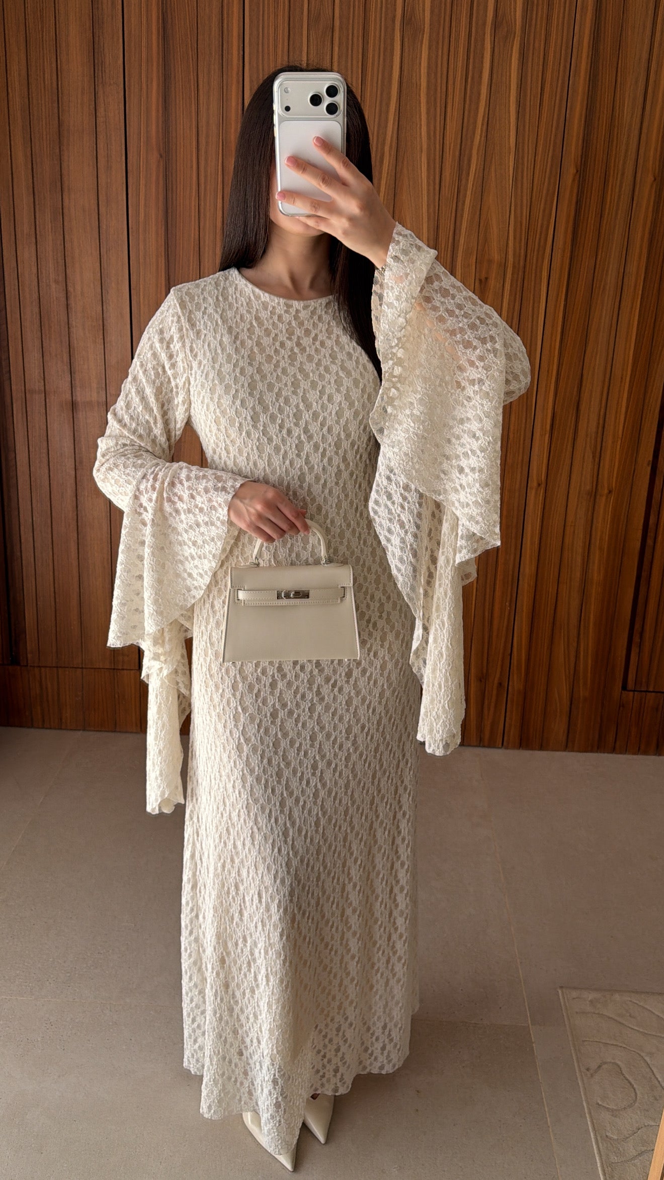 Longue robe en dentelle [blanc]