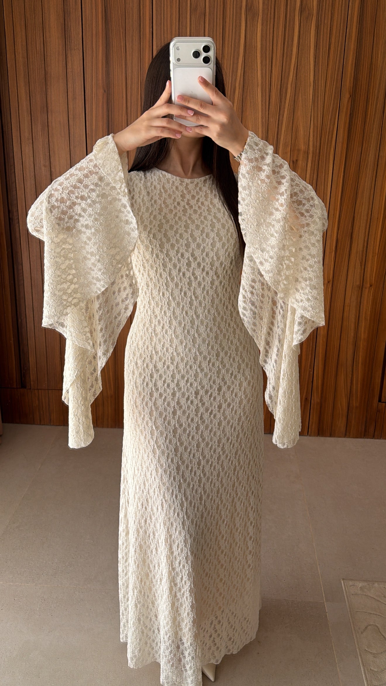 Longue robe en dentelle [blanc]