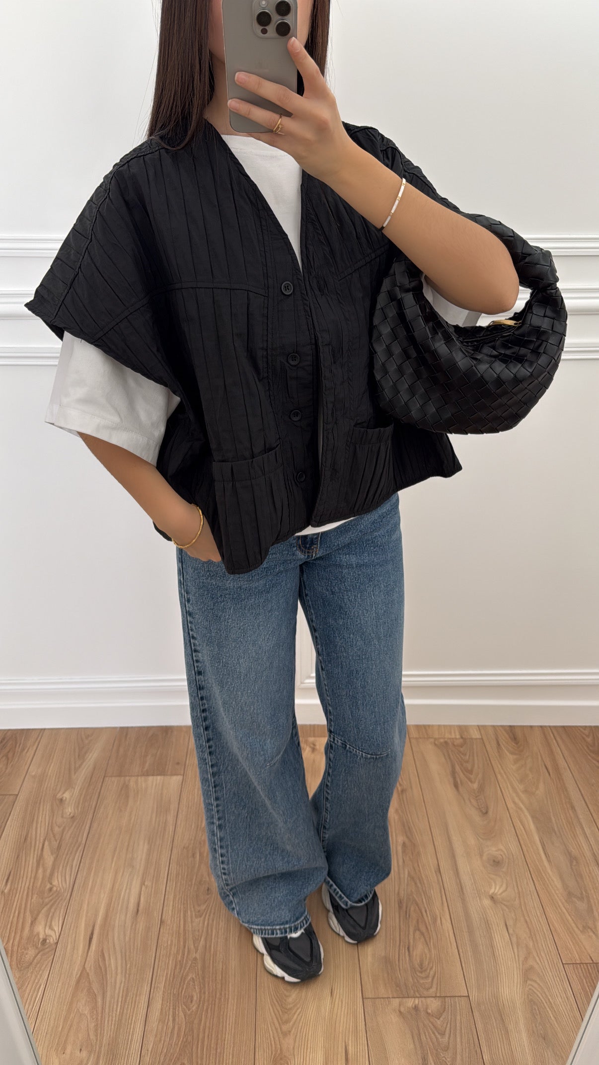 Oversized sleeveless jacket [black]